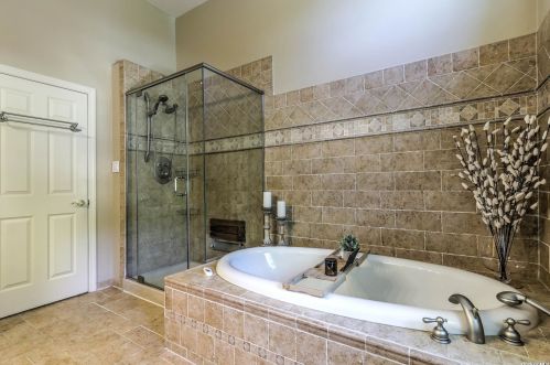 17 Wren Ct, Northport NY  11768-3343 exterior