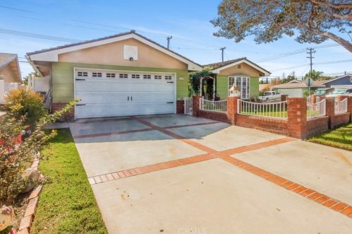 6418 Michelson St, Lakewood, CA 90713-1738
