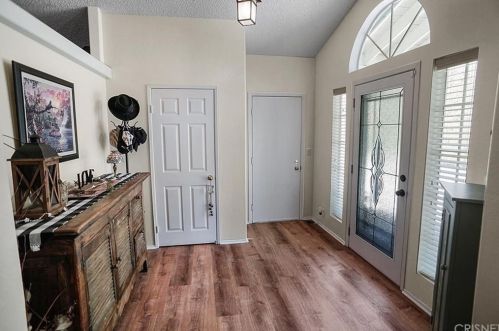 28101 Vista View Dr, Santa Clarita, CA 91351-5710
