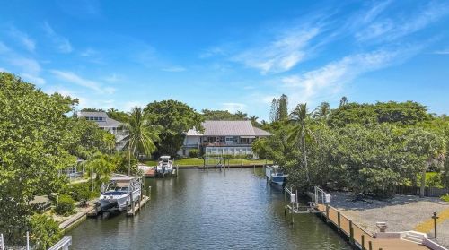 737 Periwinkle Way, Sanibel, FL 33957-3809