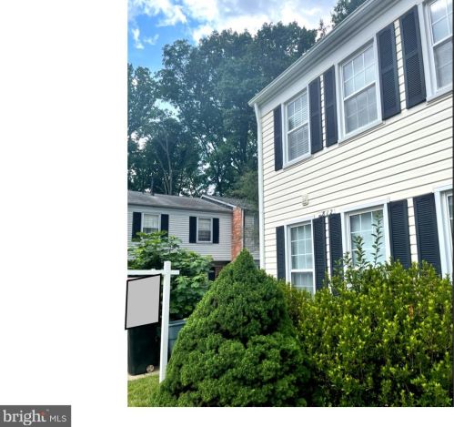 8812 Surveyors Pl, Springfield, VA 22152-2225