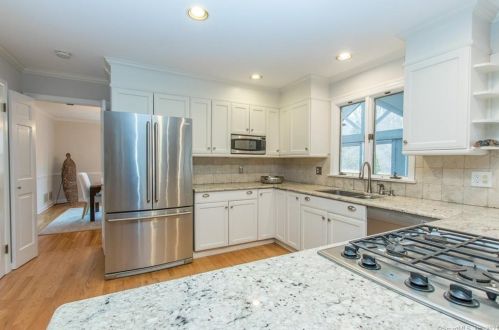 24 Duck Pond Pl, Wilton, CT 06897-2704
