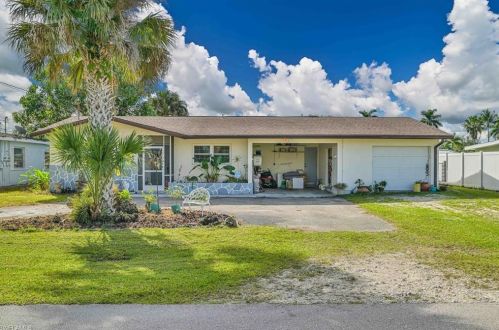 4863 Esplanade St, Bonita Springs, FL 34134-3920