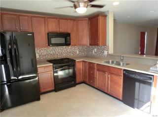 1436 Artisan Ct, Breinigsville PA  18031-1586 exterior