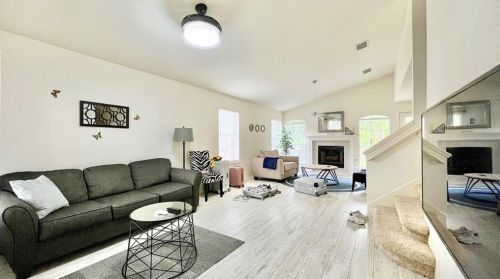 9802 Copper Creek Dr, Austin TX  78729-3545 exterior