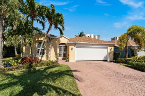 3260 Lakeshore Dr, Fort Pierce, FL 34949-8711