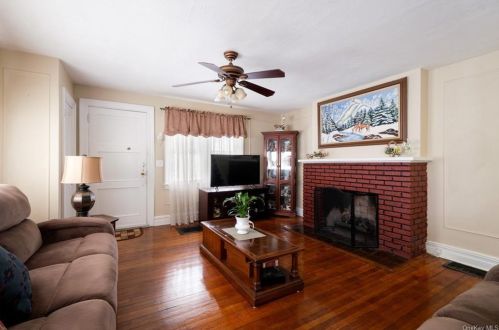 30 Second Ave, New Rochelle NY  10803-1418 exterior