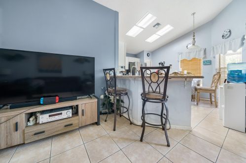 2204 Soundings Ct, West Palm Beach, FL 33413-2036
