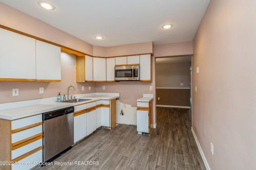 48 Alpine Rd, Holmdel Village NJ  07733-2724 exterior