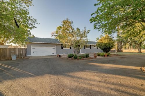6925 Eric Ln, Wheatland, CA 95692-9768
