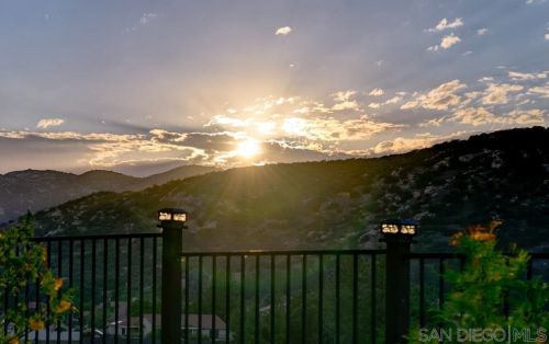 9062 Summerhill Pt, Alpine, CA 91901-2775