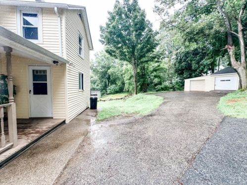 26 Nichols St, Putnam CT  06260-1722 exterior