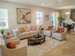 27340 Dearborn Dr, Santa Clarita, CA 91354-1870
