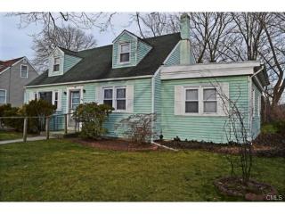83 Rowan St, Danbury, CT 06810-5611