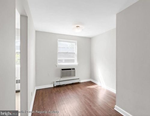 71 Manor Dr, Tinton Falls NJ  07712-2568 exterior