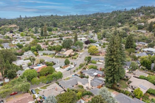 2128 Hvn Dr, Santa Rosa CA 95404-3221 exterior