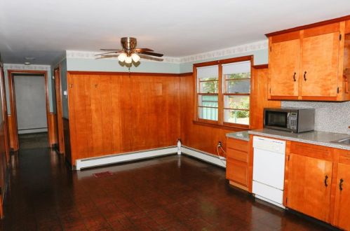 190 Holmes Rd, Warwick, RI 02888-1820
