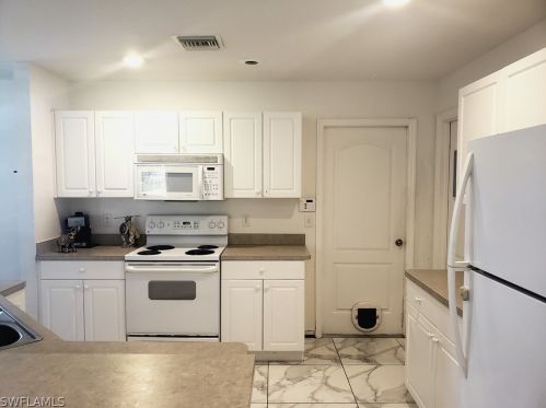 4218 20 St, Lehigh Acres FL 33973-3219 exterior