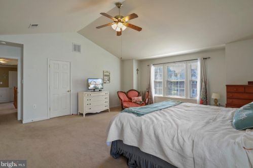 436 Spyglass Hill Dr, Charles Town WV  25414-4053 exterior