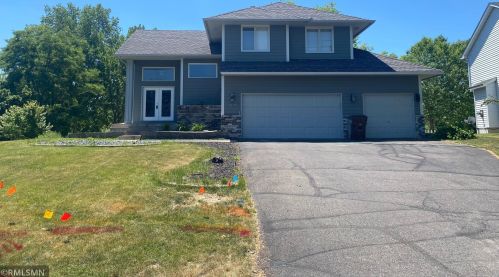 1070 Briar Glen Ln, Saint Paul, MN 55129-8523