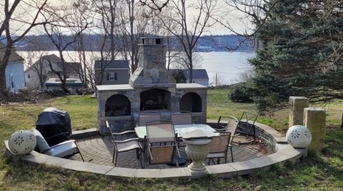 76 Starr Hill Rd, Groton, CT 06340-3301