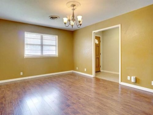 1225 Hillcrest St, Denton, TX 76201-2412
