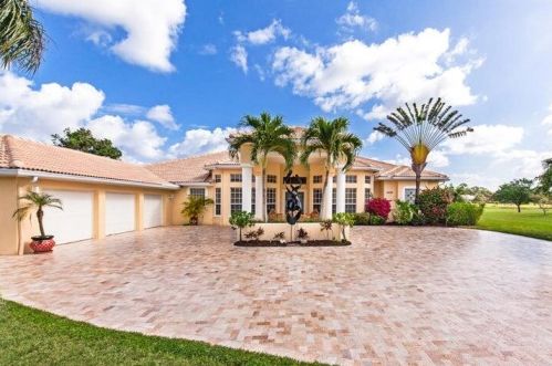 8668 Marlamoor Ln, West Palm Beach, FL 33412-1603