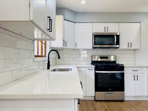 20 Barnum Rd, Danbury CT  06811-2936 exterior
