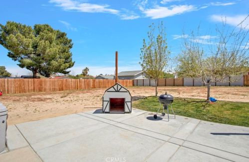 15733 Topango Rd, Victorville CA  92394-1372 exterior