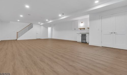 7 Maple St, Chatham Township NJ  07928-1624 exterior