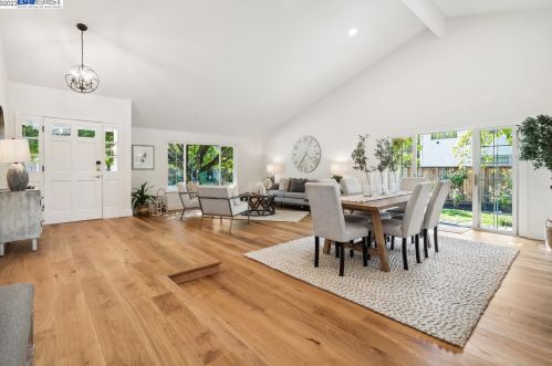1305 Brookside Dr, Danville, CA 94526-5103