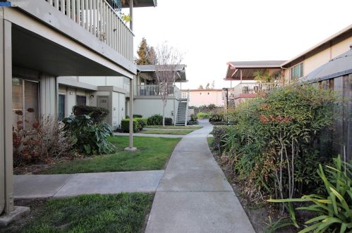 49 Paseo Grande, San Lorenzo, CA 94580-1794