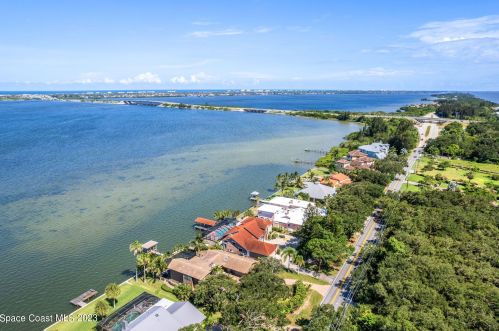 8060 Tropical Trl, Merritt Island, FL 32952-6710