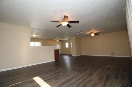 562 Kristine Ln, Franklin, OH 45005-2152