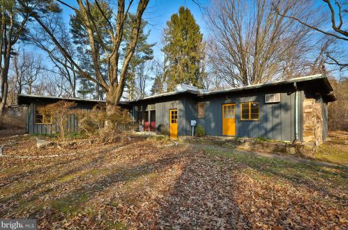 1020 Woods Rd, Southampton, PA 18966-4543