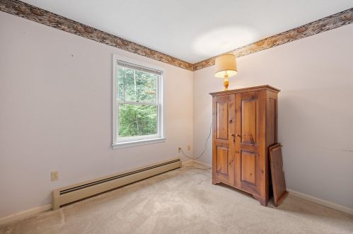 246 Church Rd, Allenstown NH  03275-2903 exterior