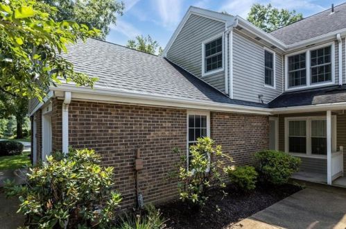 1528 Merion Ln, Oakmont, PA 15139-1036
