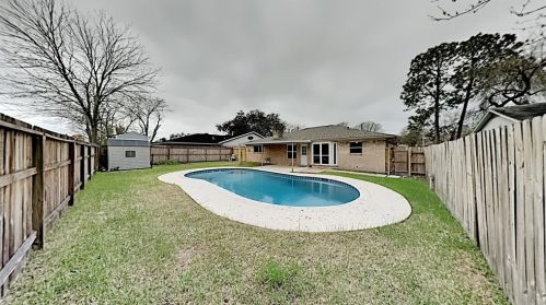 2613 Henderson Ln, Deer Park, TX 77536-4809