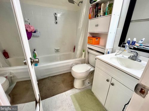 1 Courtney Ln, Downingtown PA  19372-1071 exterior