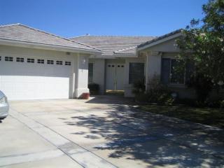 26462 Edgewater Ln, Helendale, CA 92342-7767