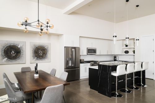 5036 Scottsdale Rd, Scottsdale AZ 85254-5161 exterior