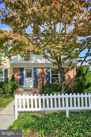 65 Vine St, Camp Hill, PA 17011-6343