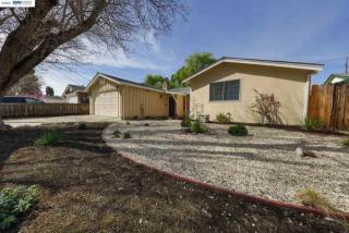 1273 Linden Dr, Concord, CA 94520-4015