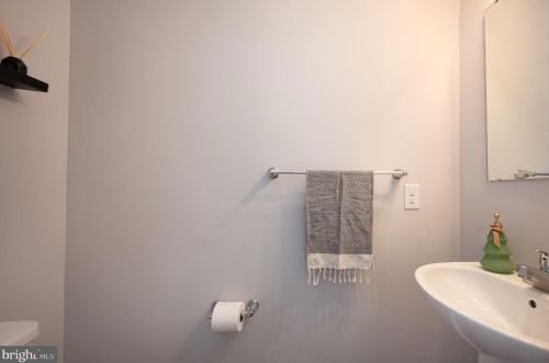 318 Bluecoat St, Dover DE  19901-8862 exterior