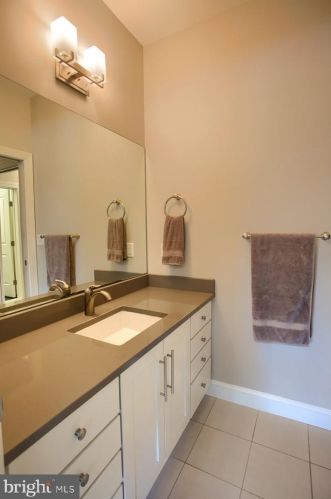 504 Sophia Cir, Hummelstown PA  17036-7089 exterior