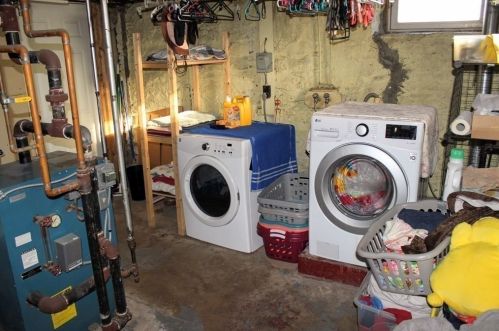 52 Upland St, Worcester MA 01607-1628 exterior