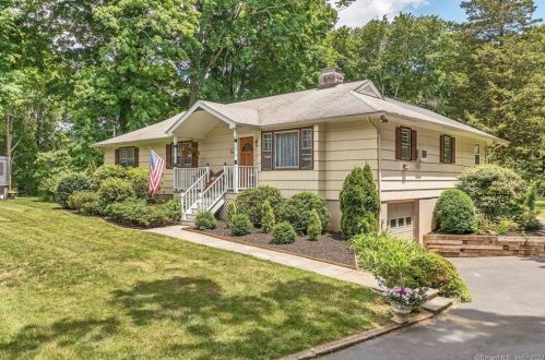 308 Salem Rd, Ridgefield, CT 06877-2422