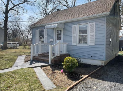 32 Bedford St, Wheatley Heights NY  11798-3904 exterior