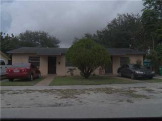 1121 100th Ter, Miami, FL 33150-1326