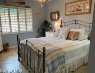 320 Gabriel Cir, Naples FL  34104-8496 exterior